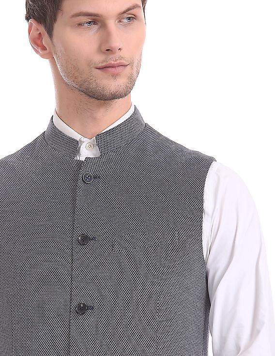 LONG OPEN JACKET ATTACHED NEHRU JACKET PAIRED WITH KURTA AND TROUSERS –  Amrit Dawani