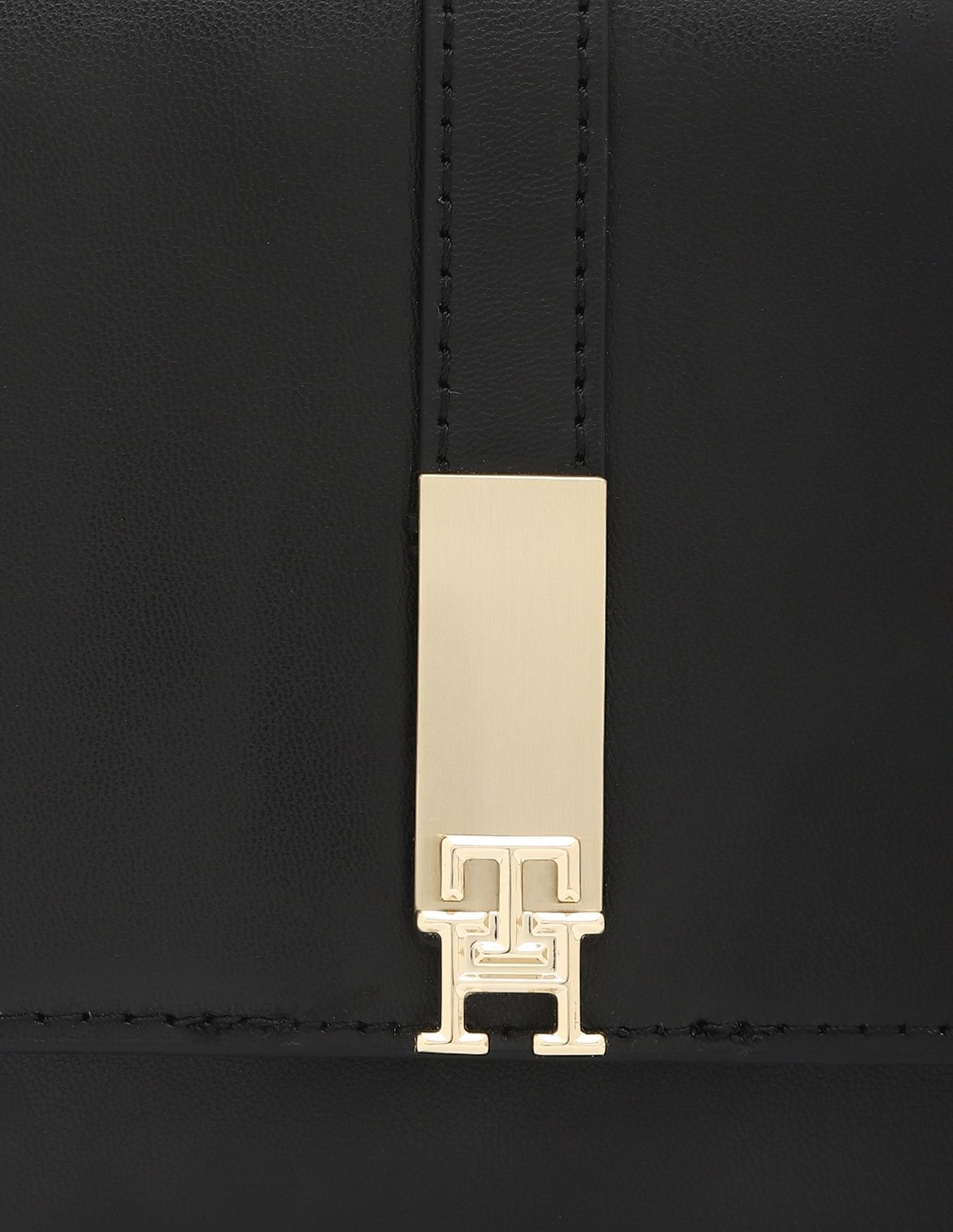 Tommy Hilfiger Solid Black Pu Sling Bag