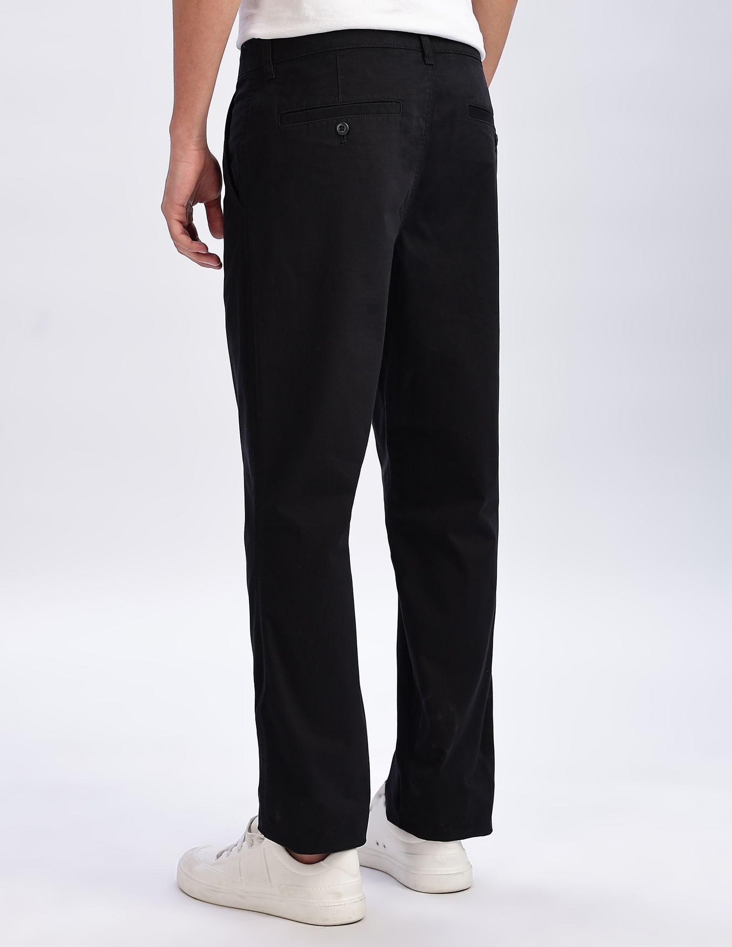 Calvin Klein Jeans Relaxed-Fit Solid Mid Rise Trousers