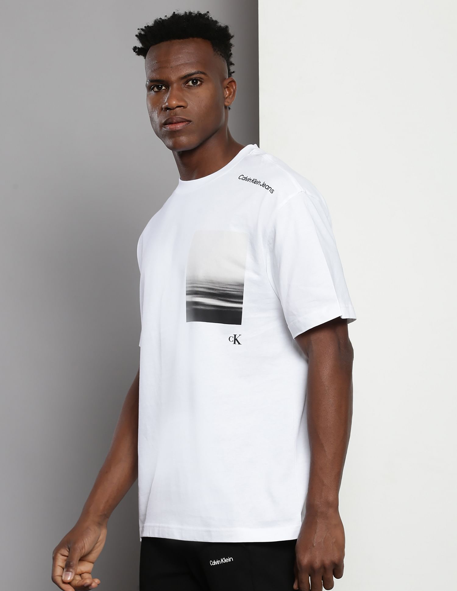 Calvin klein graphic tee online