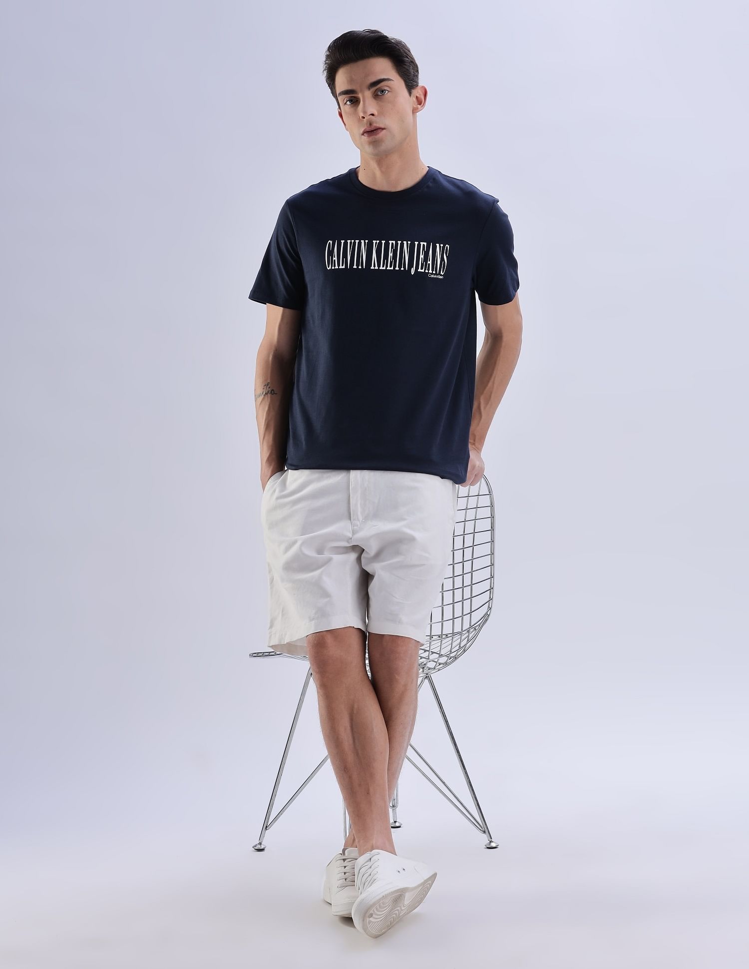 Calvin Klein Jeans Regular-Fit Solid Cotton T-Shirt