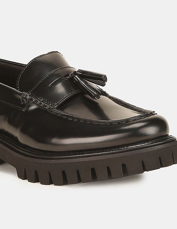 Tommy hilfiger hot sale tassel loafers