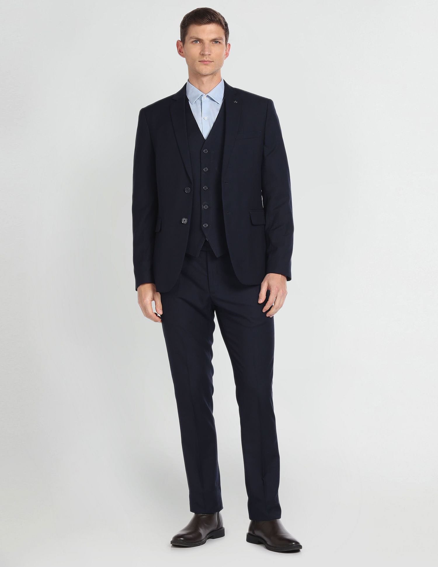 Arrow Dobby Hudson Tailored Fit Three Piece Suit