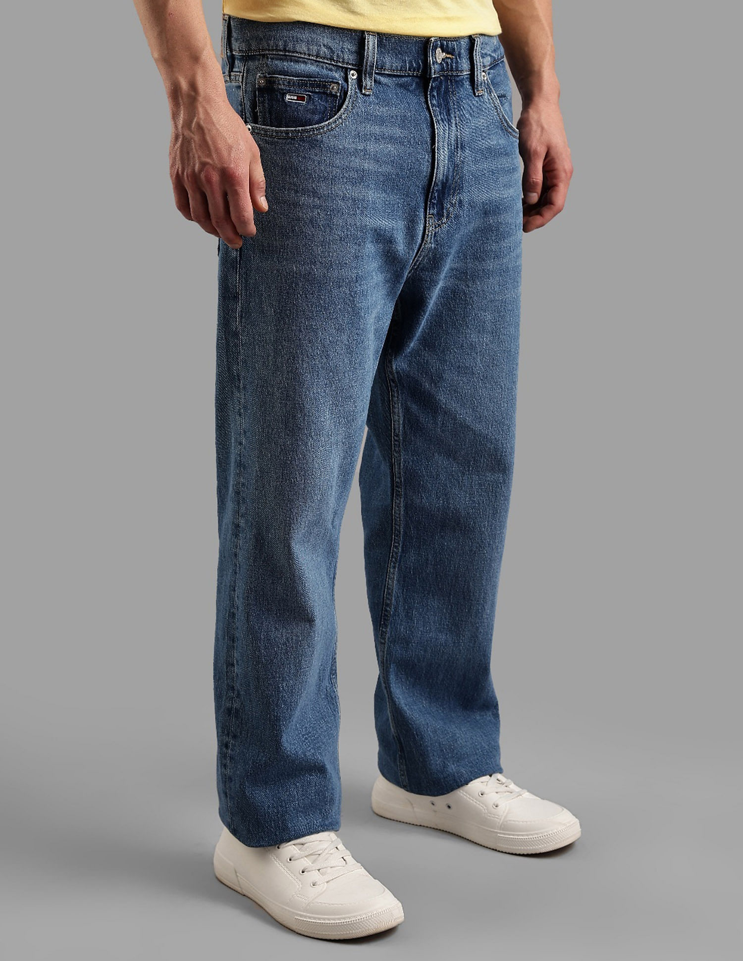 Tommy Hilfiger Light Washed Regular Fit Mid Rise Jeans
