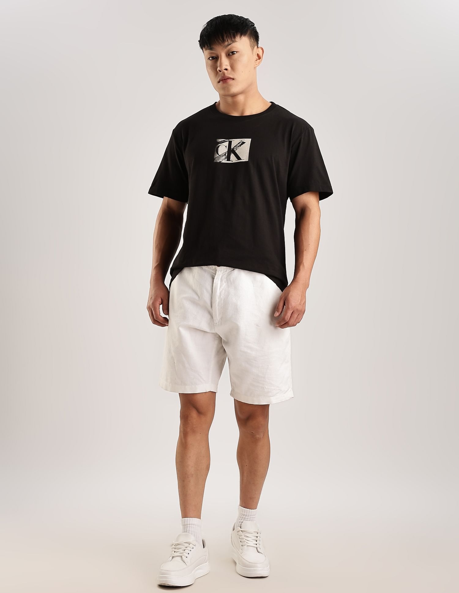 Calvin Klein Jeans Logo Regular-Fit Cotton T-Shirt