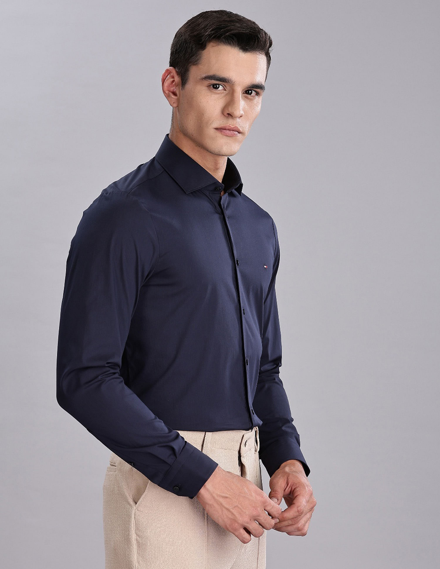 Tommy Hilfiger Solid Slim Fit Plain Woven Shirt