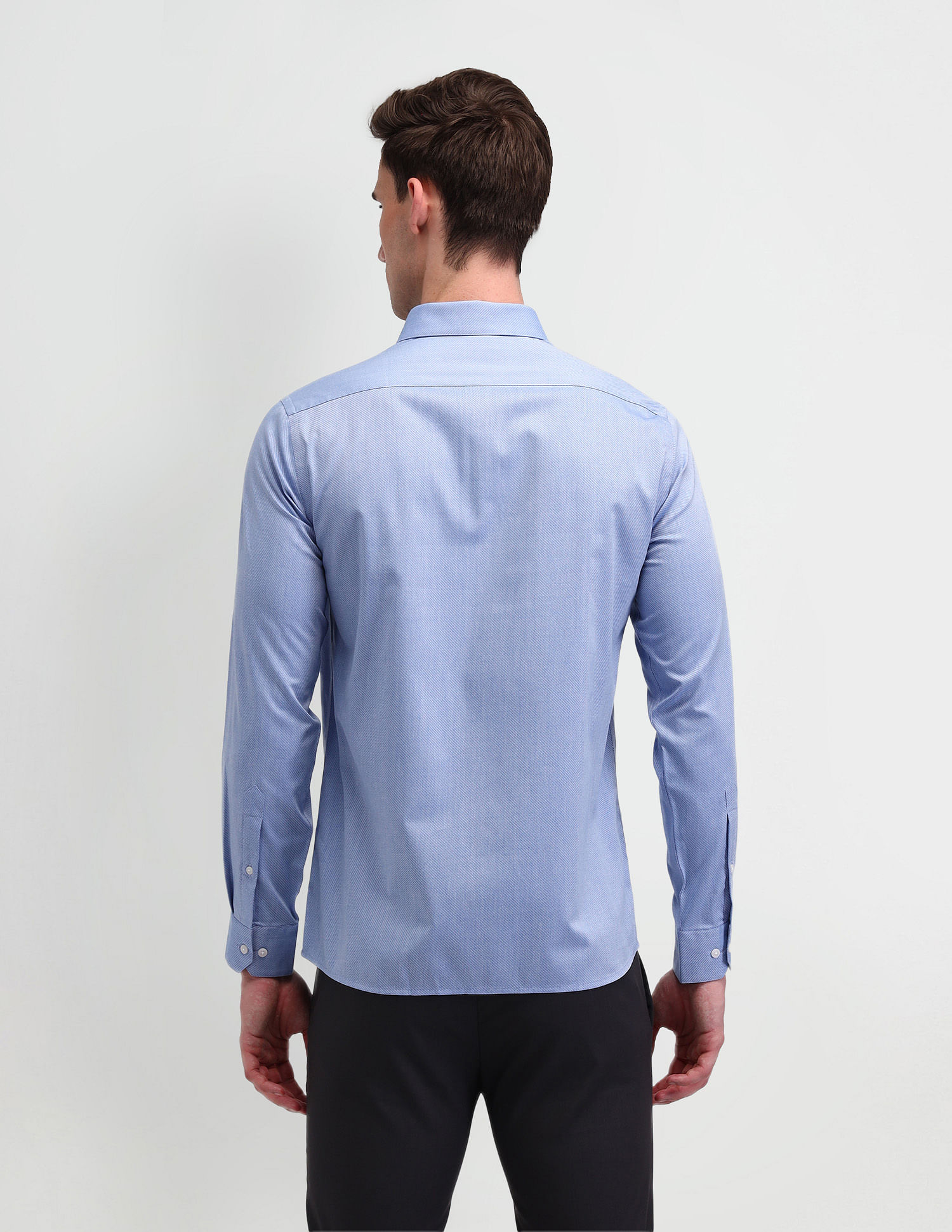 Arrow Textured Manhattan Slim Fit Shirt