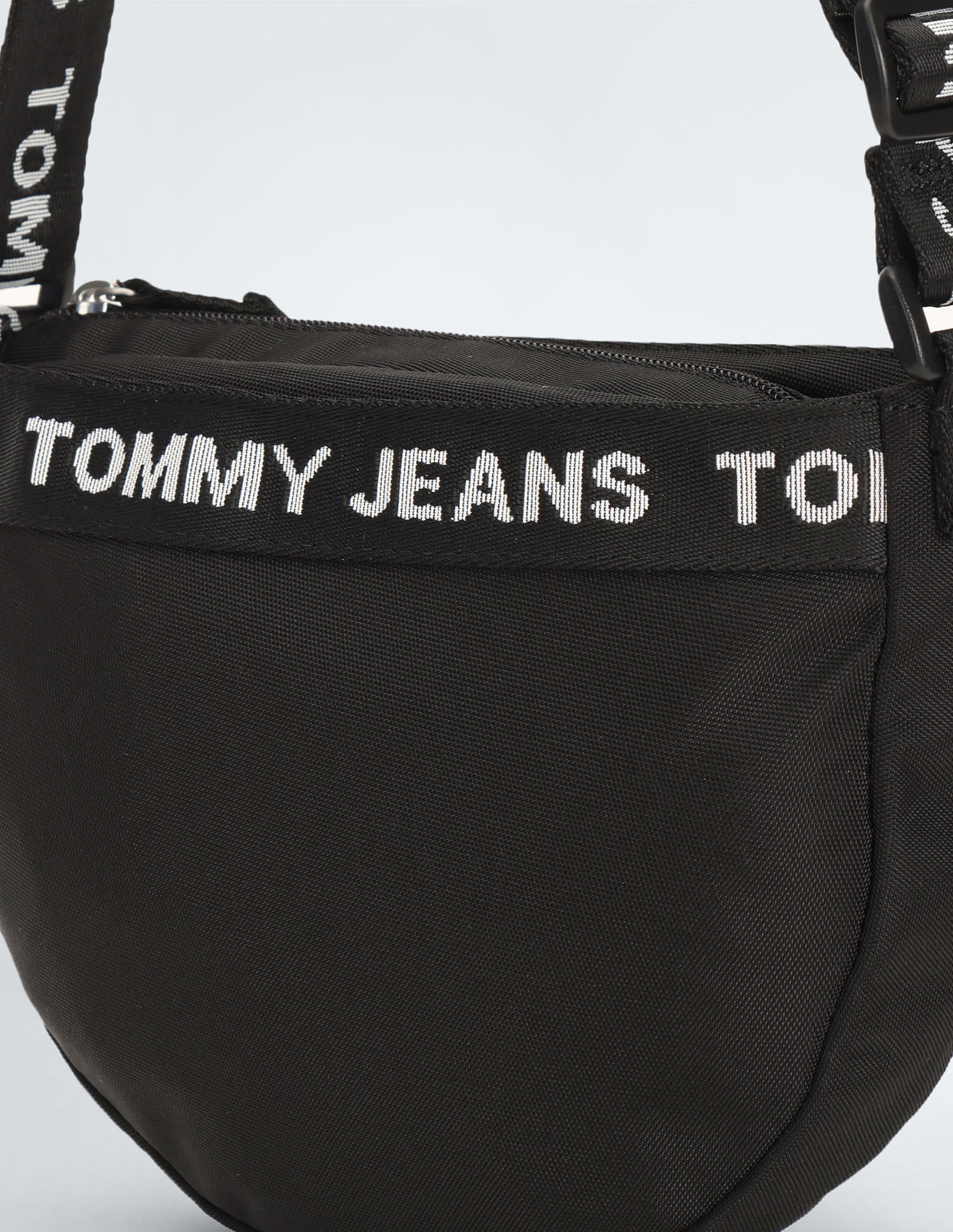 Fanny pack tommy clearance jeans