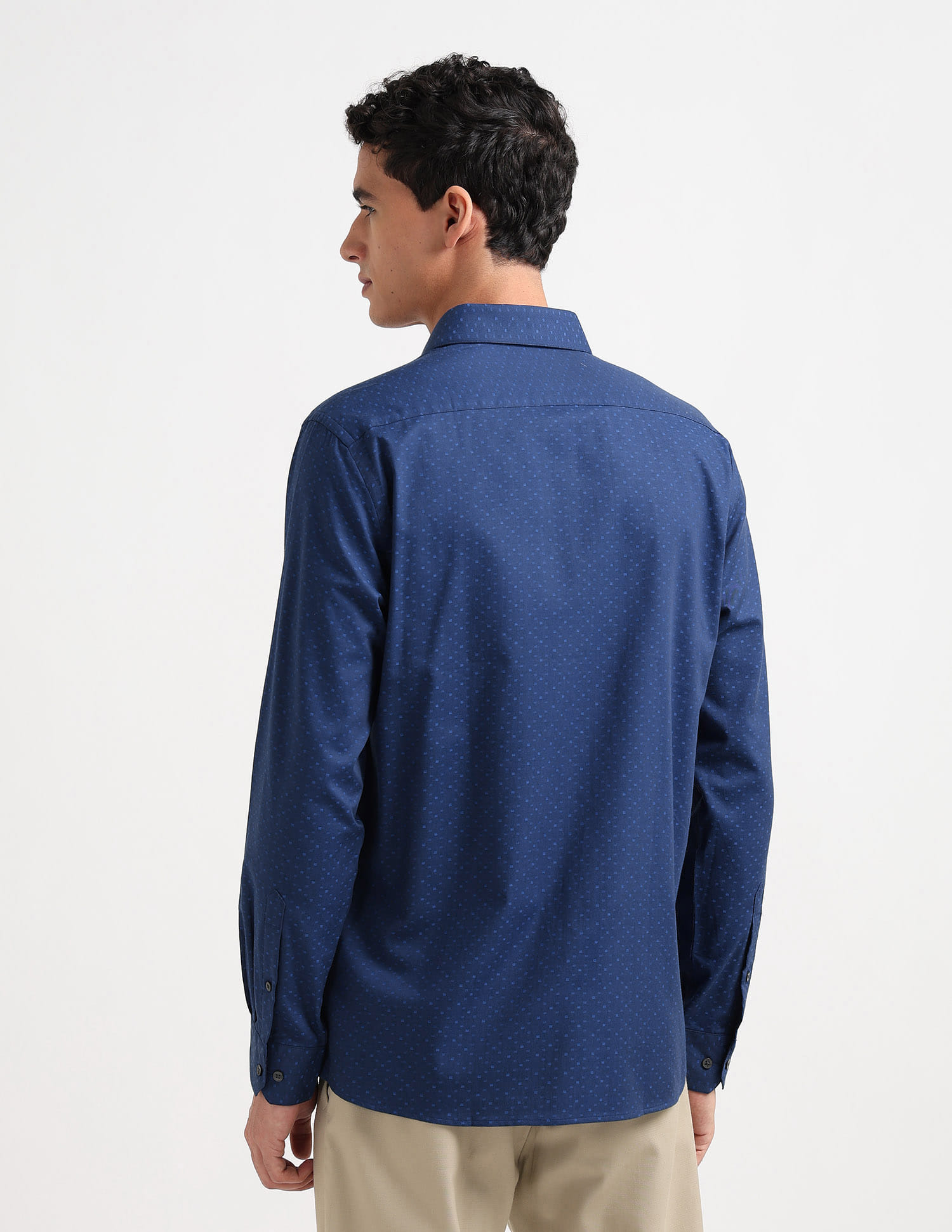 green emerald velvet dress Men's Slim Fit Solid Color Dress Shirt (Royal Blue) Royal Blue / Medium/15-15.5 Neck/32-33 Sleeve main image 1