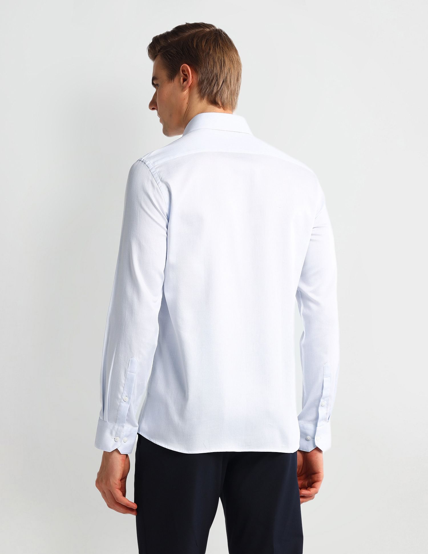 Arrow Cutaway Collar Slim Fit Shirt