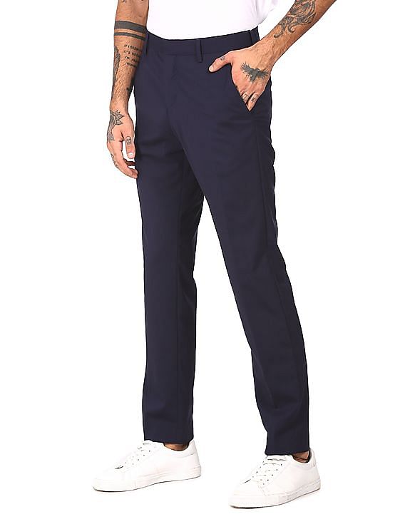 Tommy Hilfiger Men Navy Solid Flat Casual Trousers