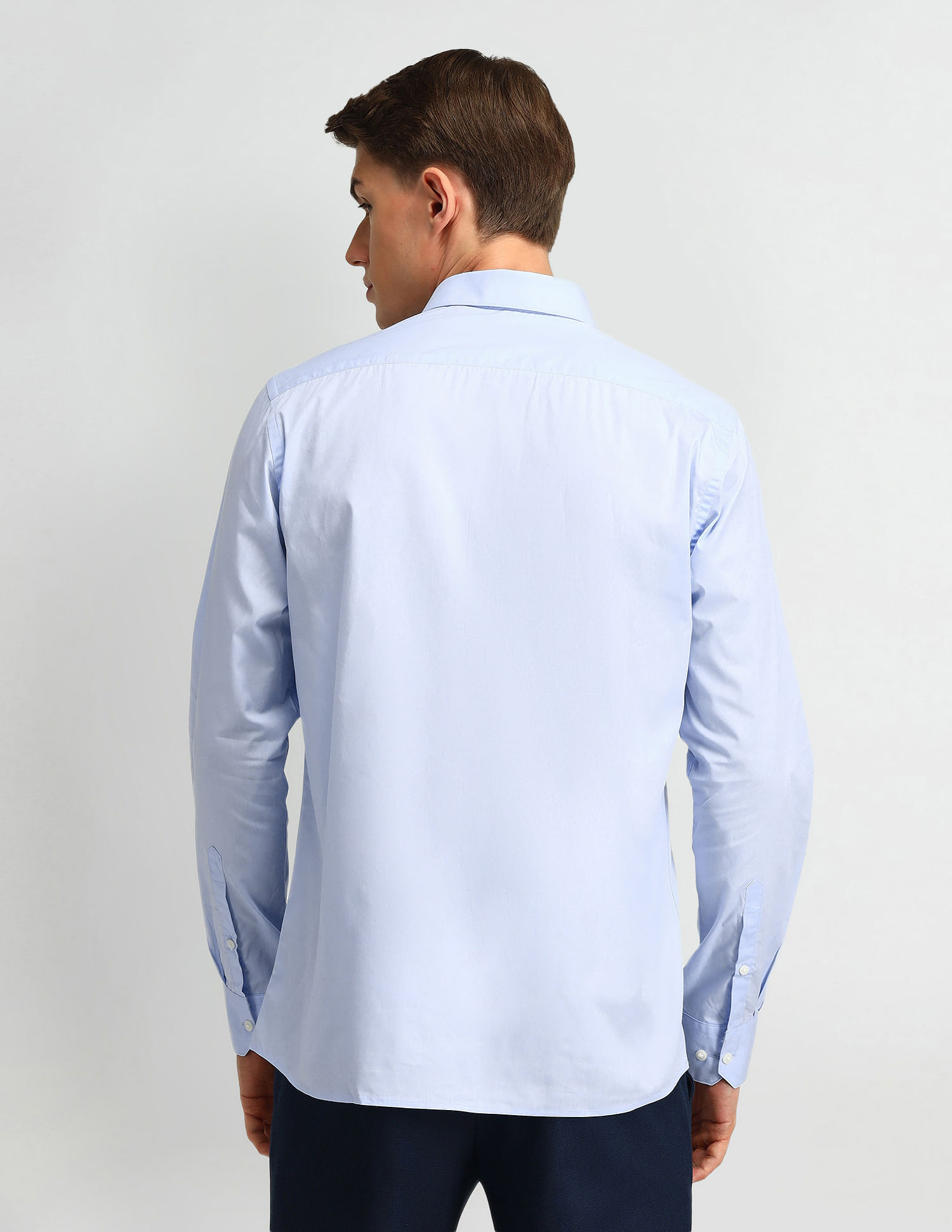 Arrow Solid Manhattan Slim Fit Shirt