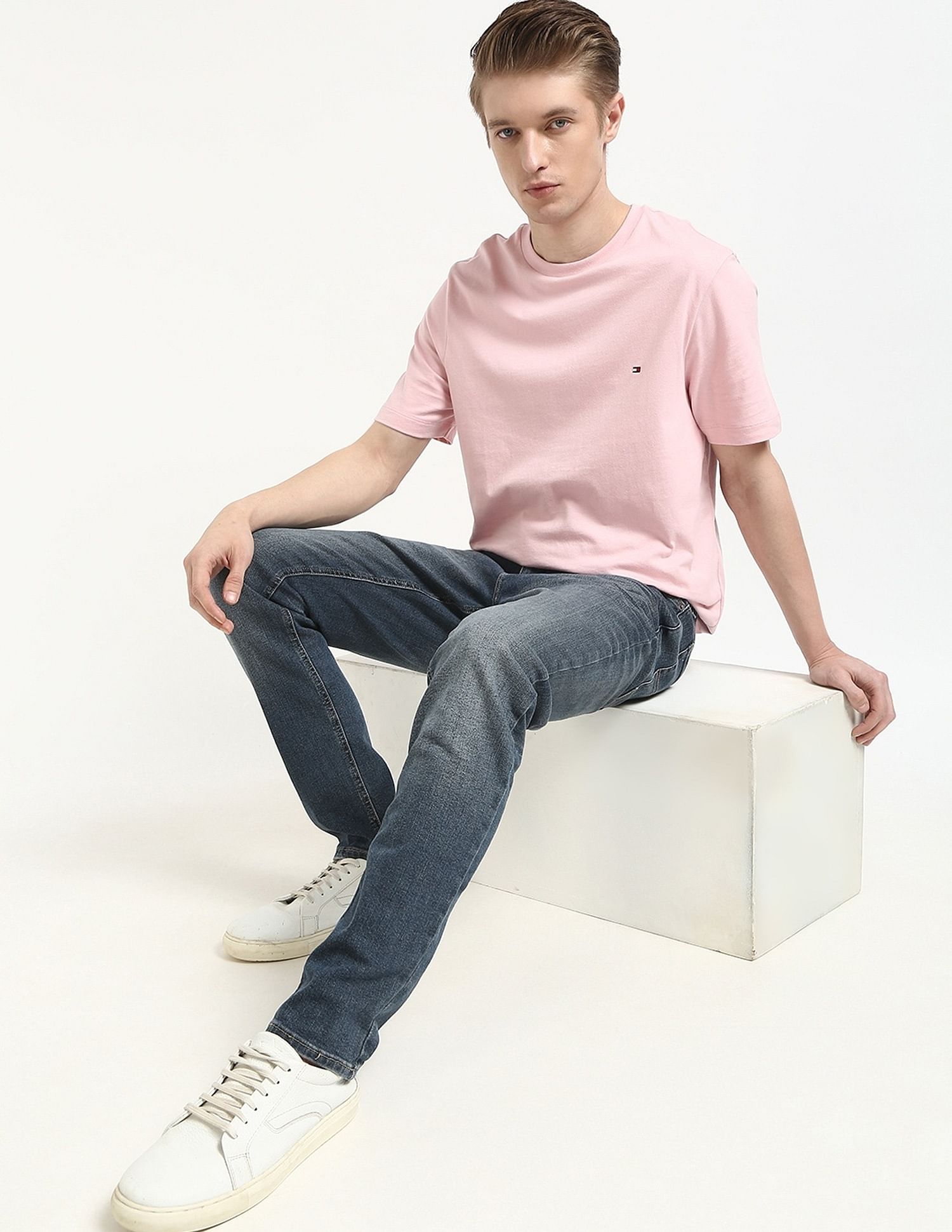 Tommy Hilfiger Mid-Wash Relaxed-Fit Mid-Rise Jeans