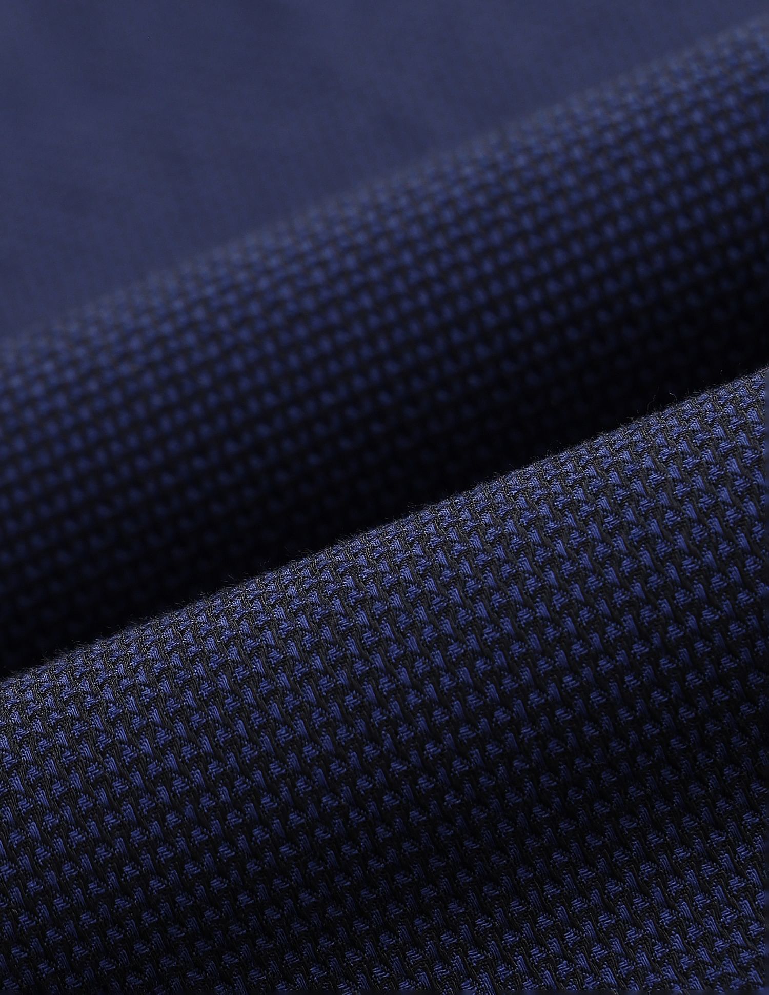 Arrow Manhattan Slim Fit Textured Shirt