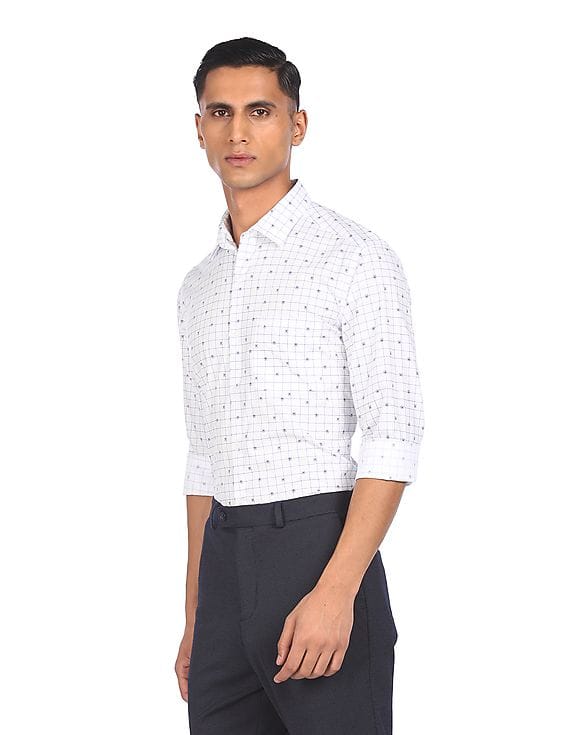 Buy Arrow Men White And Blue Manhattan 
