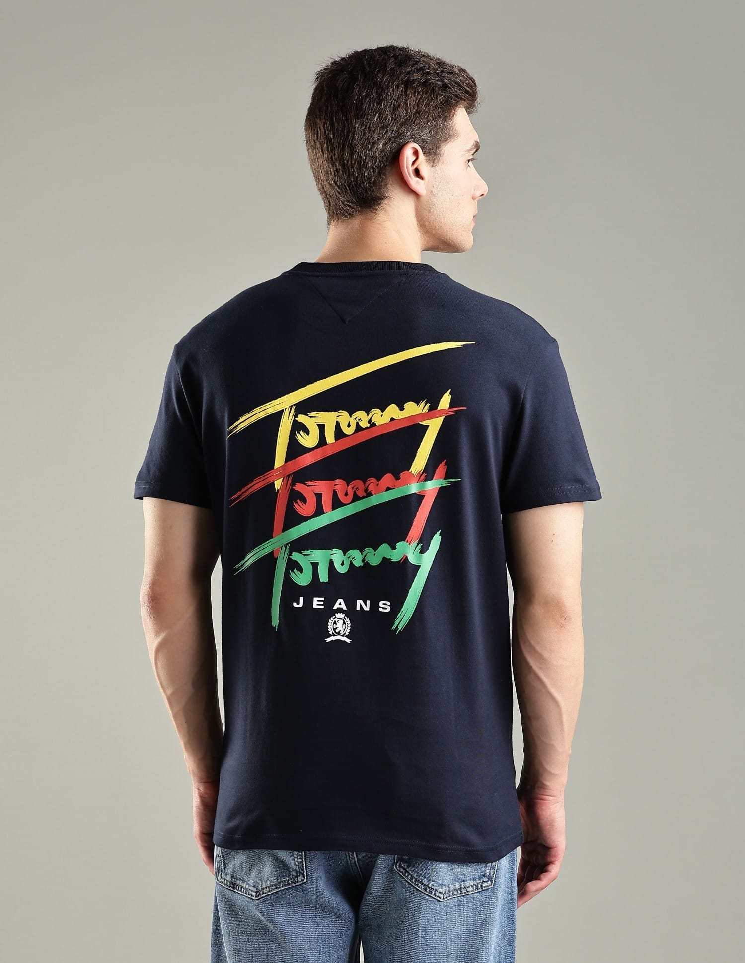 Buy Tommy Hilfiger Graphic Regular Fit Cotton T-Shirt - NNNOW.com