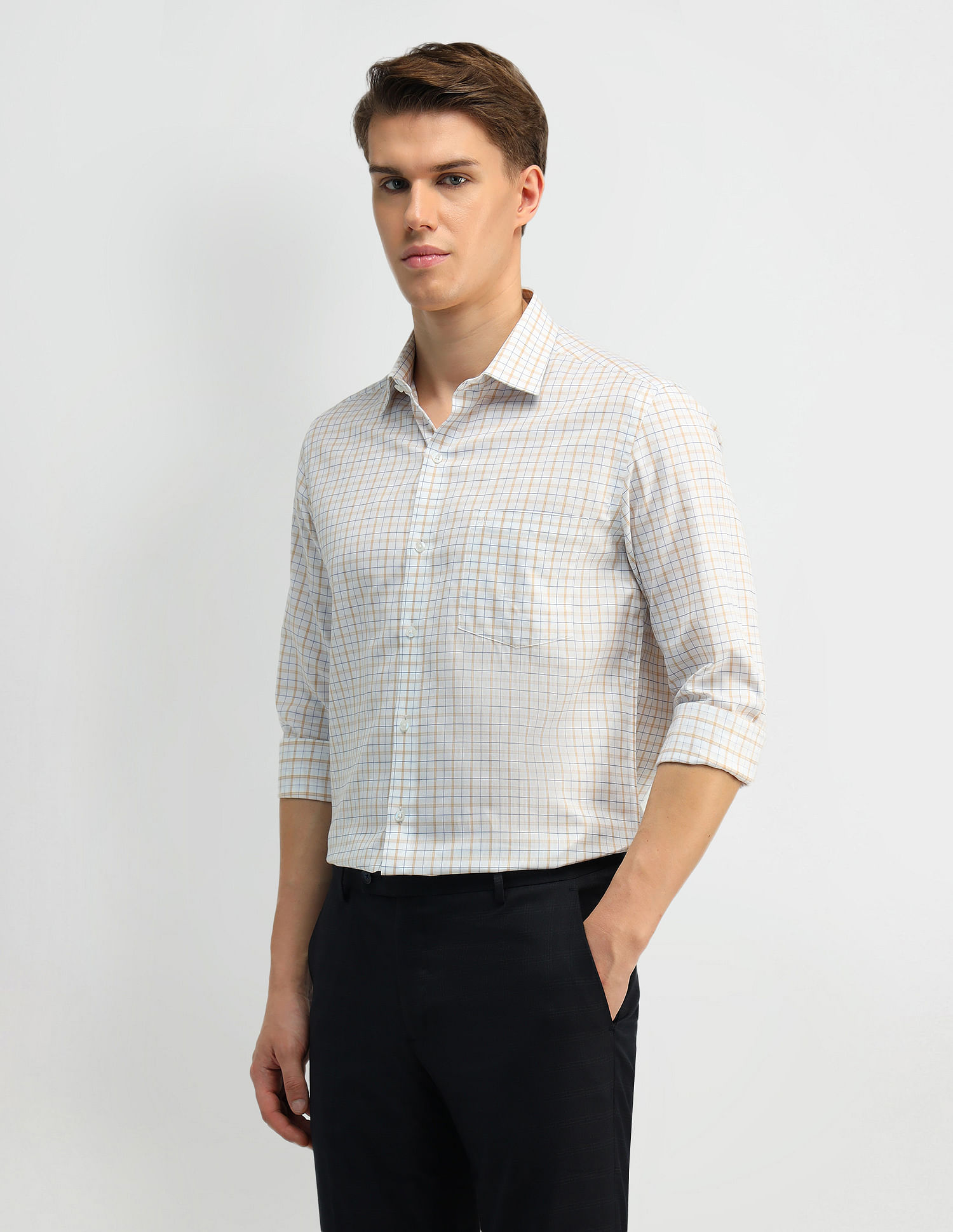 Arrow Pure Cotton Manhattan Slim Fit Shirt