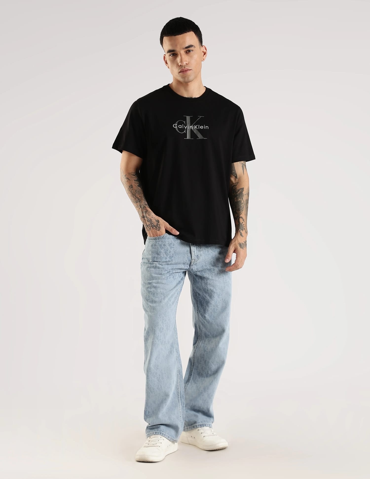 Buy Calvin Klein Jeans Logo Relaxed Fit Cotton T-Shirt - NNNOW.com
