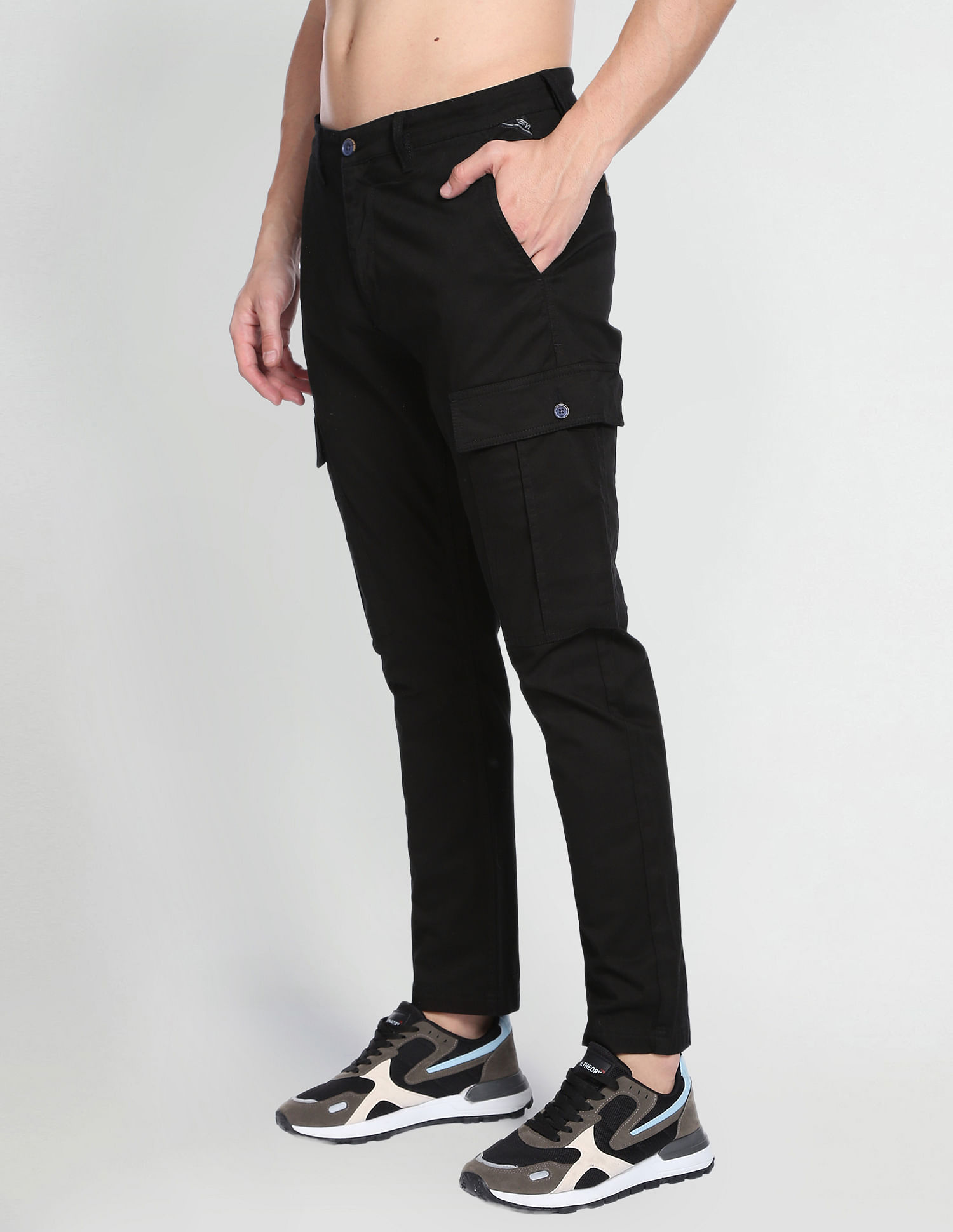 Buy Men's Grey Slim Fit Cargo Trousers Online at Bewakoof