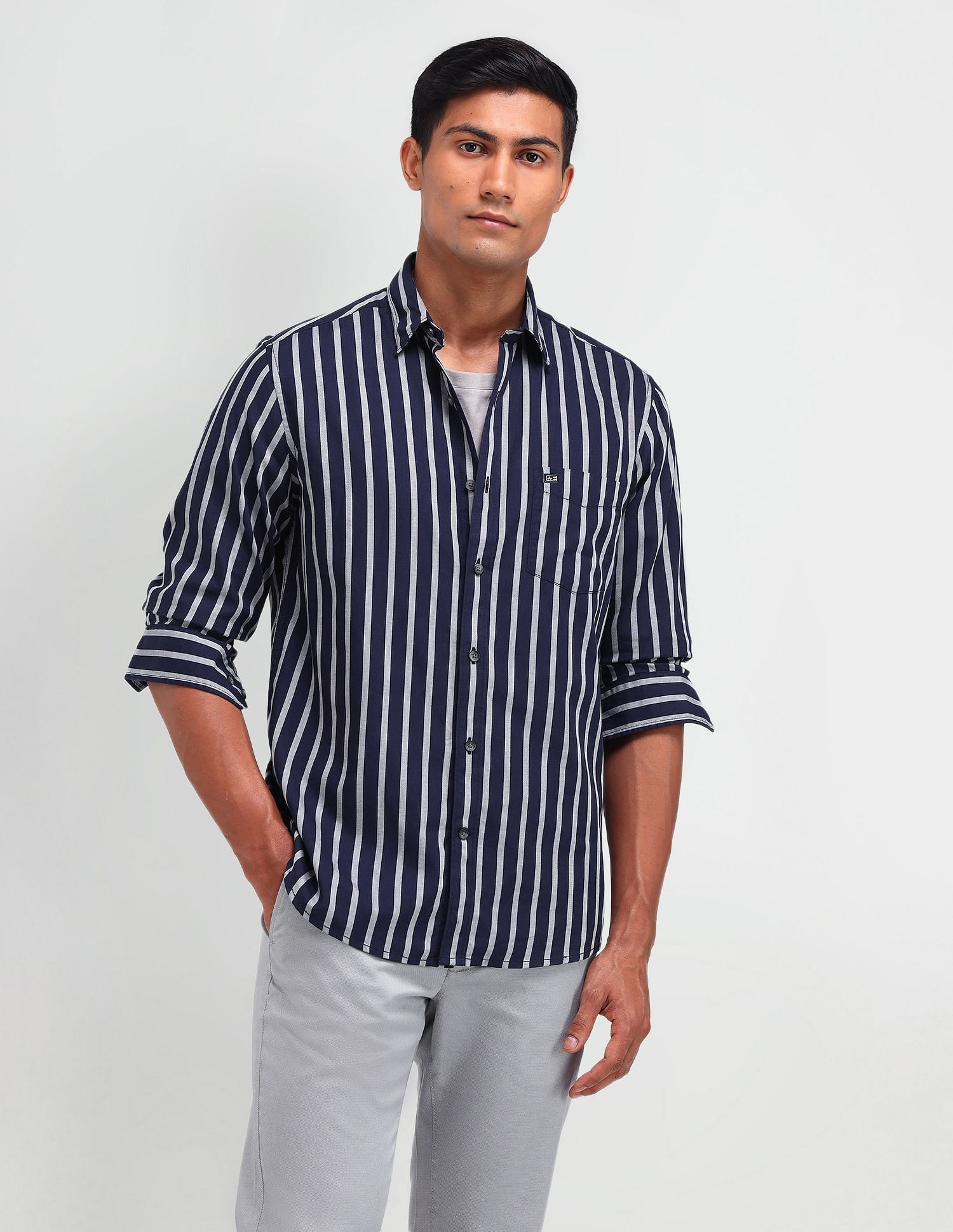Arrow Sport Manhattan Slim Vertical Striped Shirt