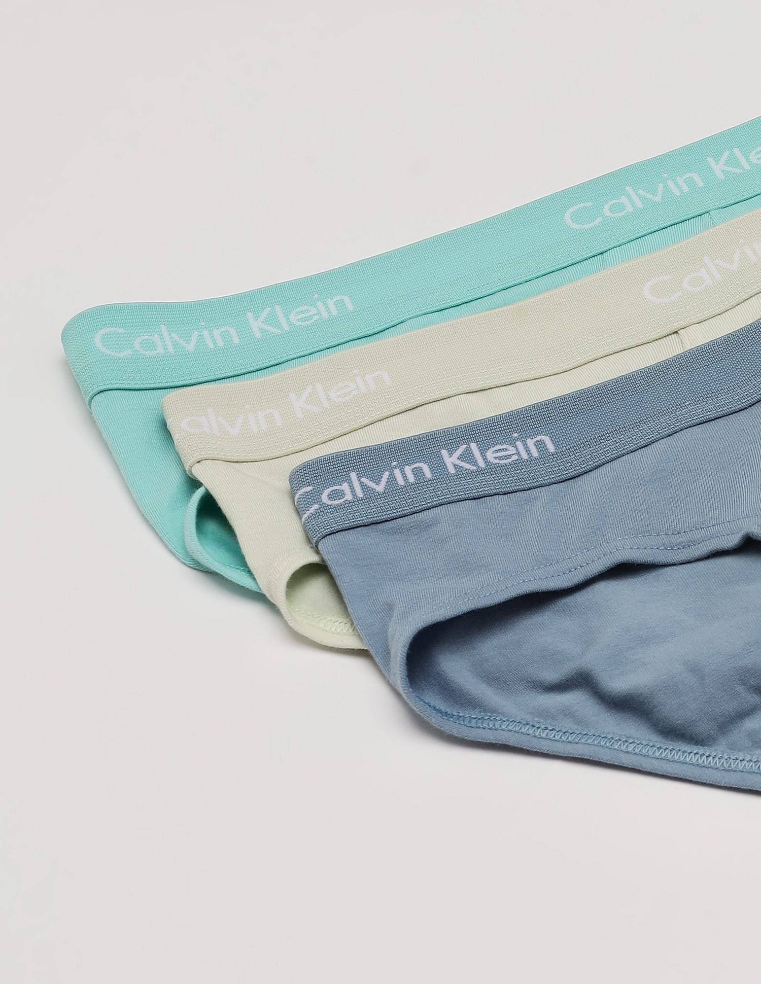 Calvin Klein Underwear Mid Rise Solid Multi Briefs - Pack Of 3
