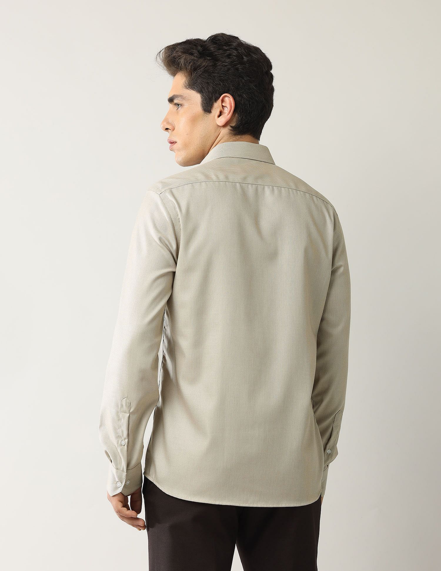 Arrow Textured Manhattan Slim Fit Autopress Shirt