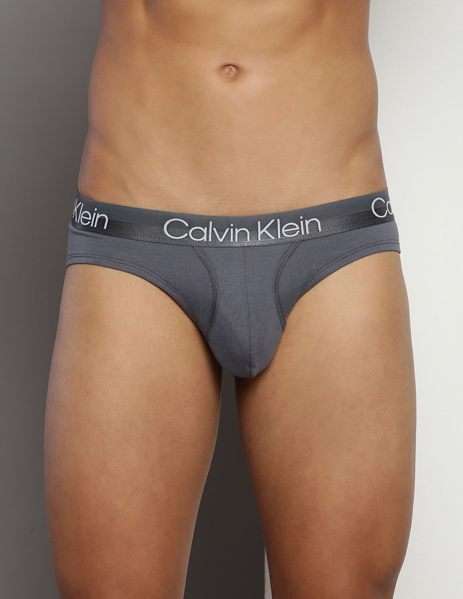 Calvin Klein Underwear Mid Rise Solid Briefs - Pack Of 3