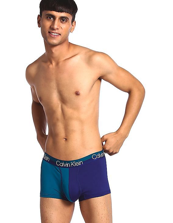 Buy Calvin Klein Underwear Men Blue Mid Rise Colour Block Trunks - NNNOW.com