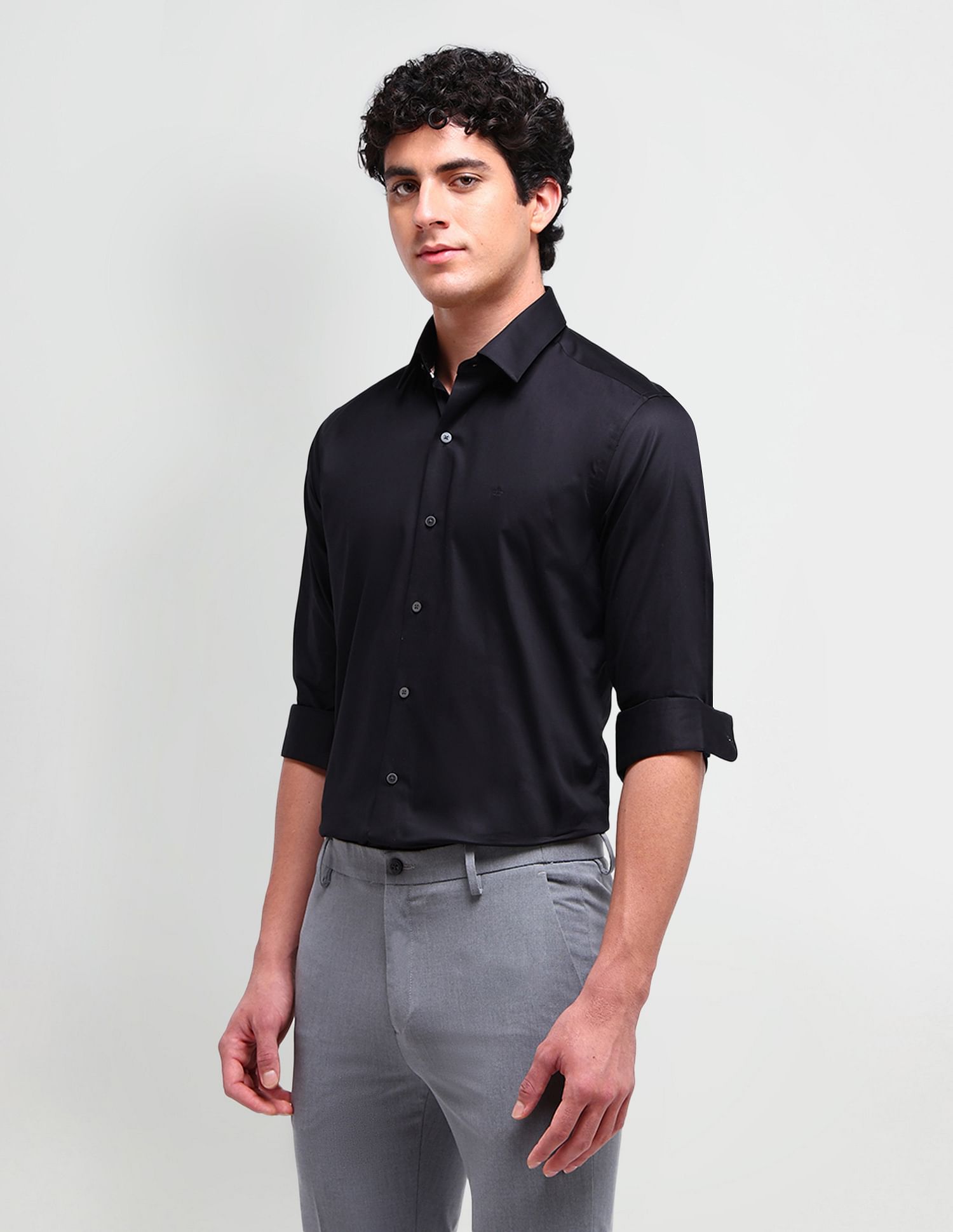 Arrow Newyork Manhattan Slim Fit Solid Shirt
