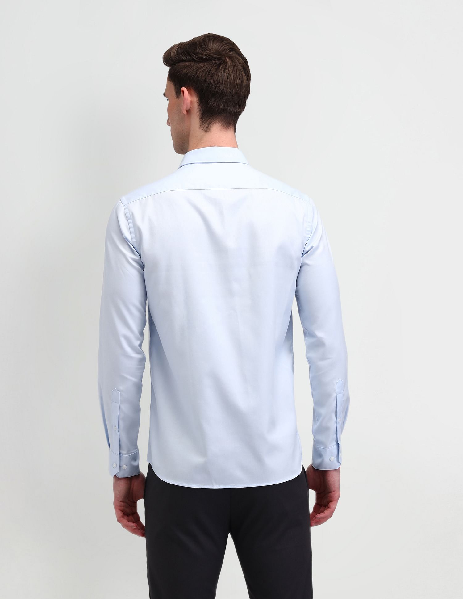 Arrow Solid Manhattan Slim Fit Shirt