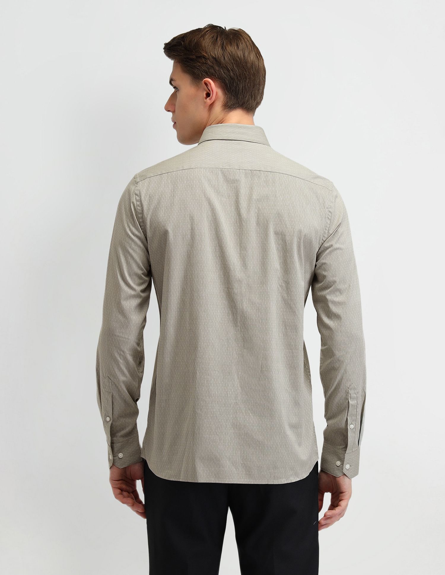 Arrow Vertical Striped Manhattan Slim Fit Shirt