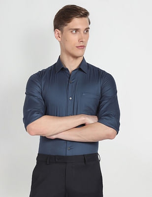 Arrow Manhattan Slim Fit Solid Shirt