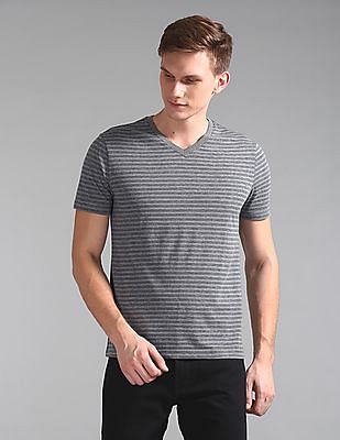 gap v neck tee mens