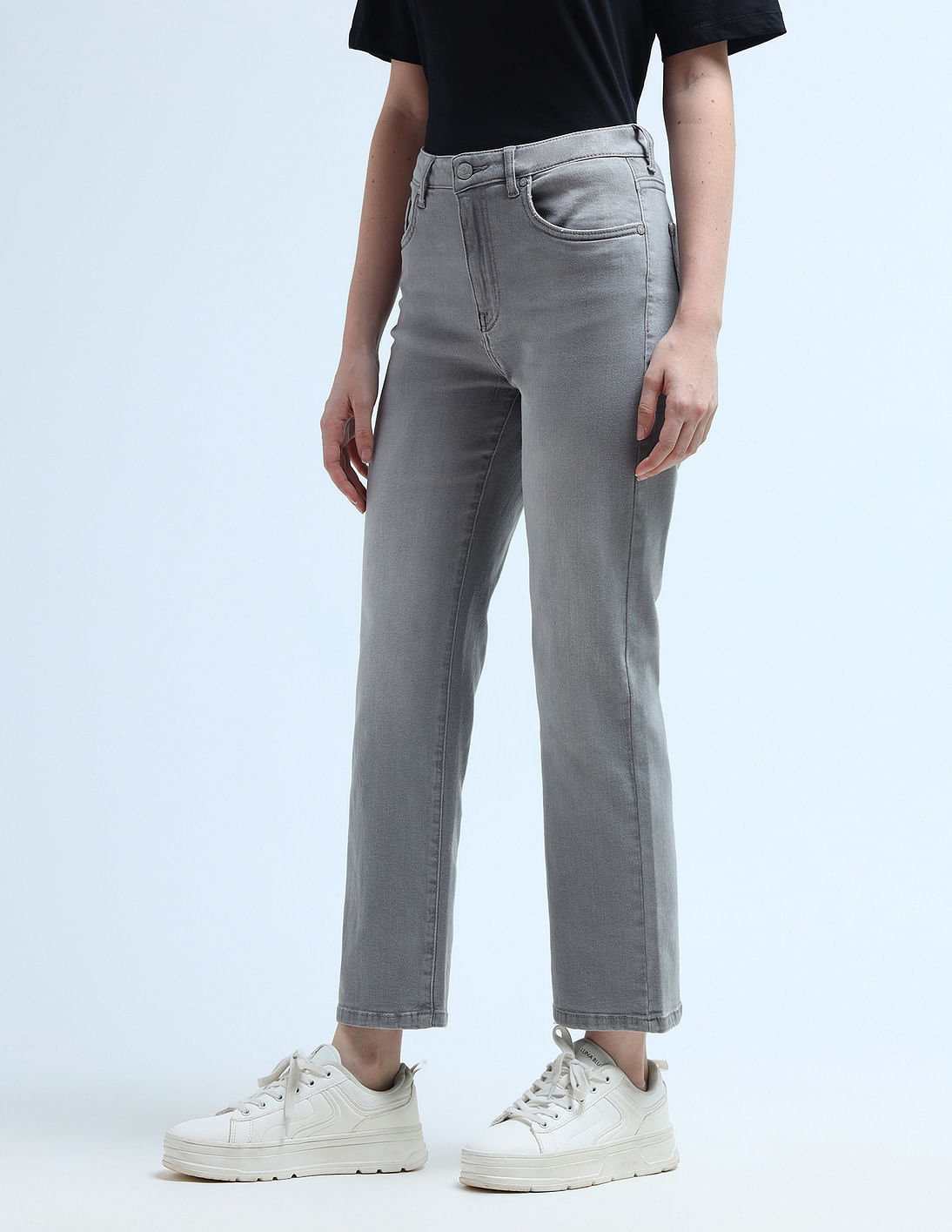 【PORTERNA】Core Gray Blue Straight Jeans Delmar Slim Straight Jeans | GUESS Factory
