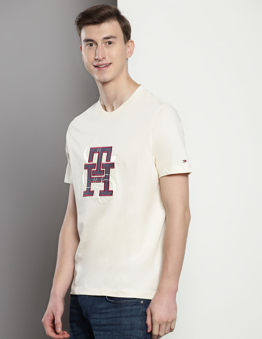Buy Tommy Hilfiger Embroidered Monogram 85 T-Shirt - NNNOW.com