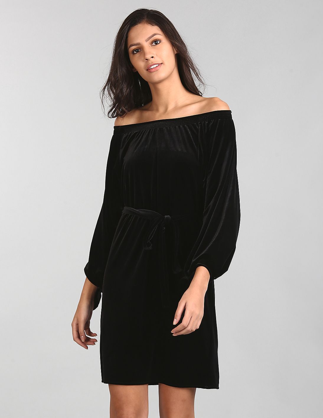 gap black velvet dress