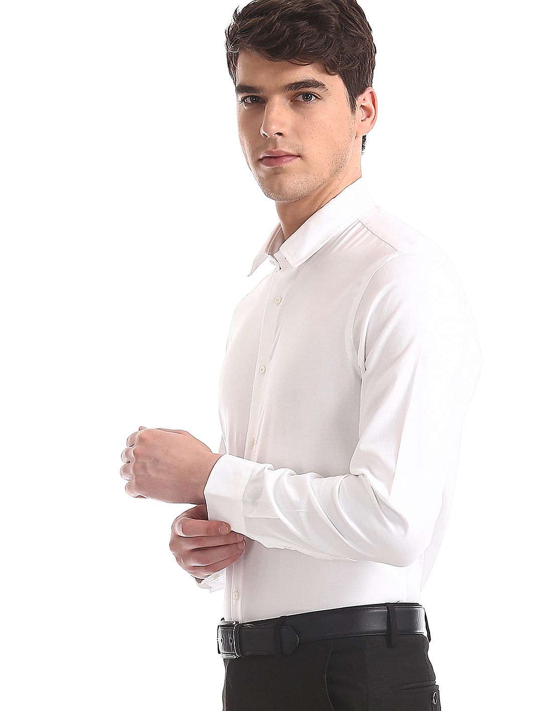 Buy Men White Slim Fit Solid Shirt online at NNNOW.com